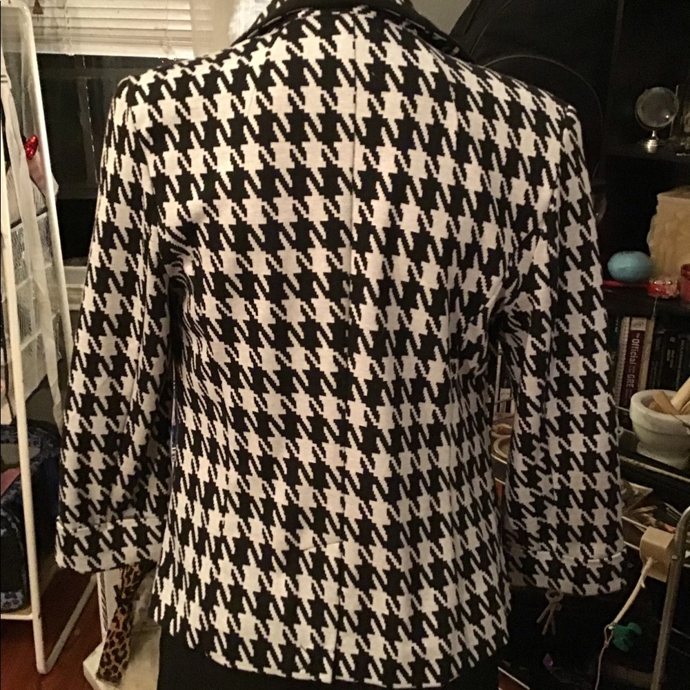 Blazer - Picture 3 of 6